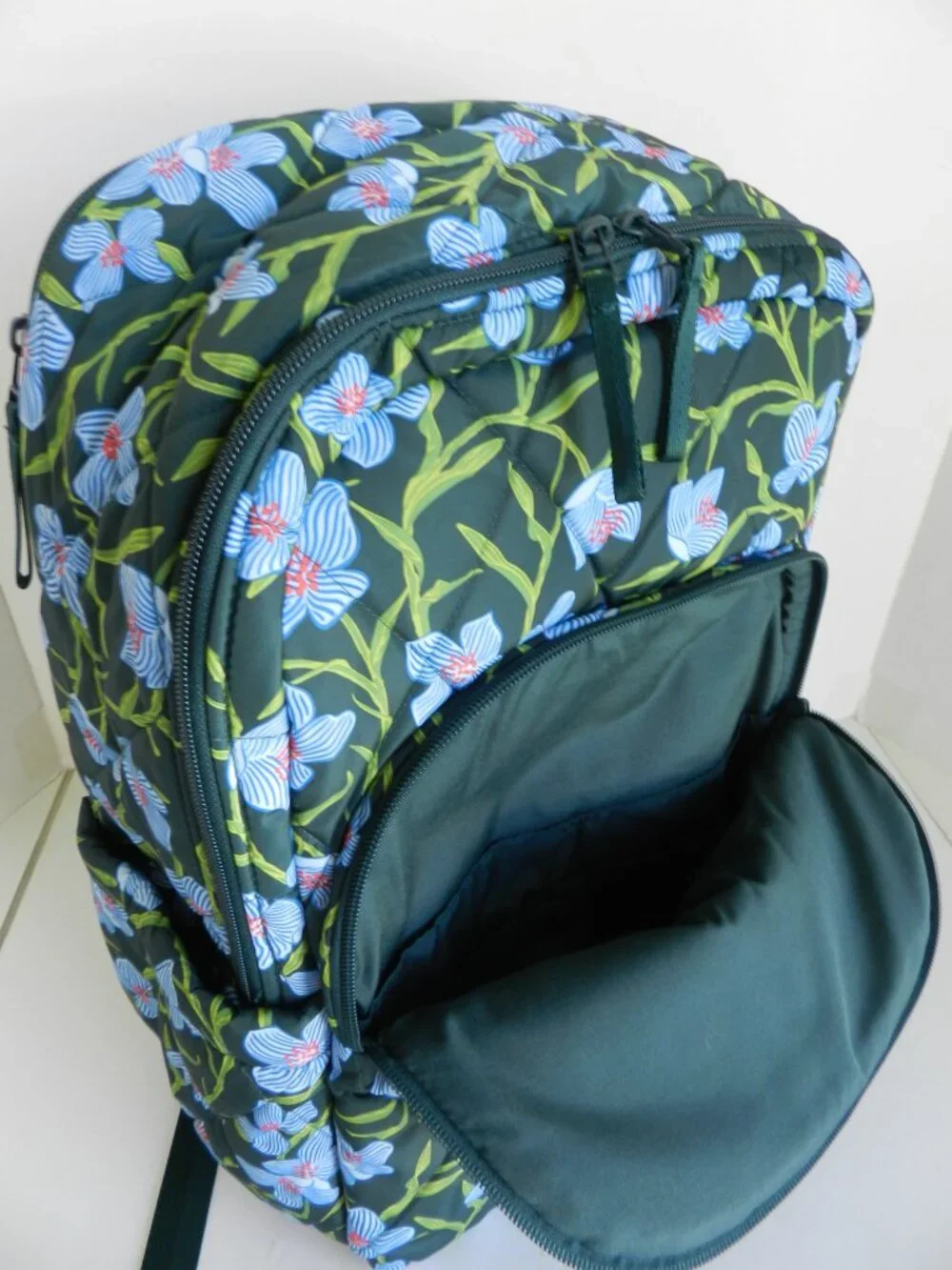 Vera Bradley Ultralight Essential LARGE Backpack Laptop Bag in Charlotte Steams